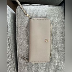 Tory Burch wallet